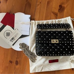 Valentino medium Rockstud spike lambskin bag- Nero